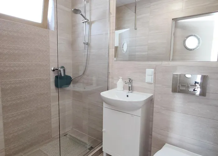 M19 - Adults Only Rum i privatbostad