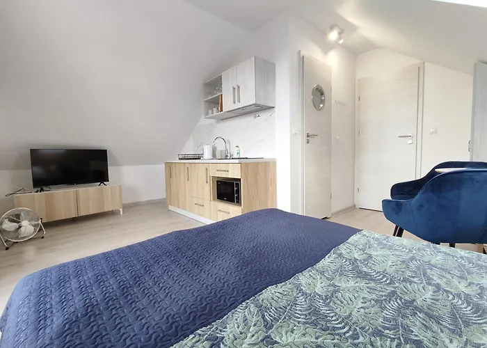 Rum i privatbostad M19 - Adults Only